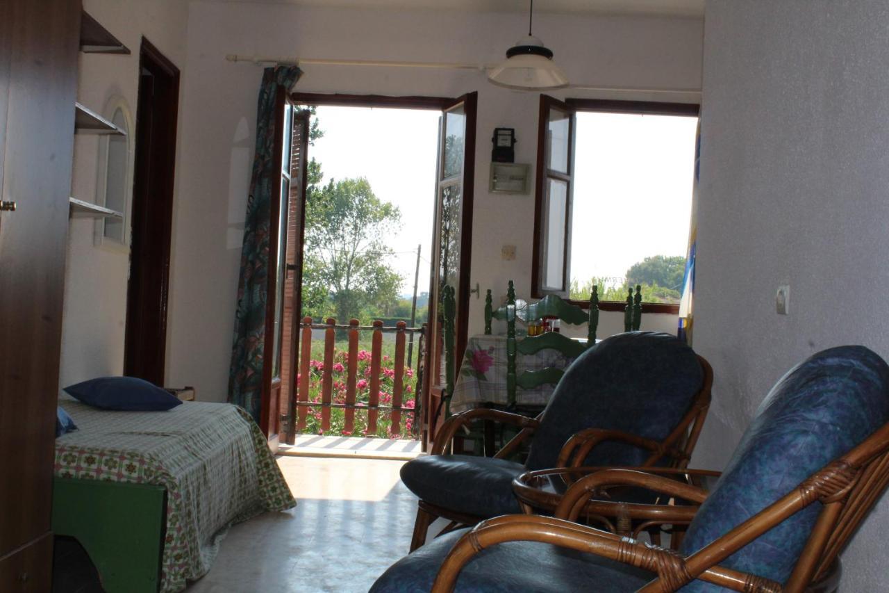 Nikos Seaside Apartments Litheres Екстериор снимка